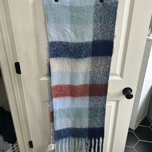 NWT winter scarf in gorgeous blue plaid with a maroon accent. Gorgeous and soft - Picture 1 of 8